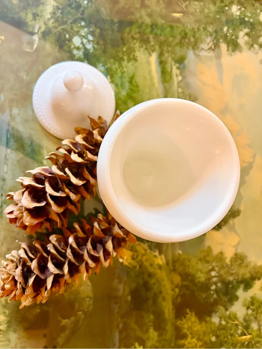 L.E. Smith Hobnail Milk Glass Lidded Urn